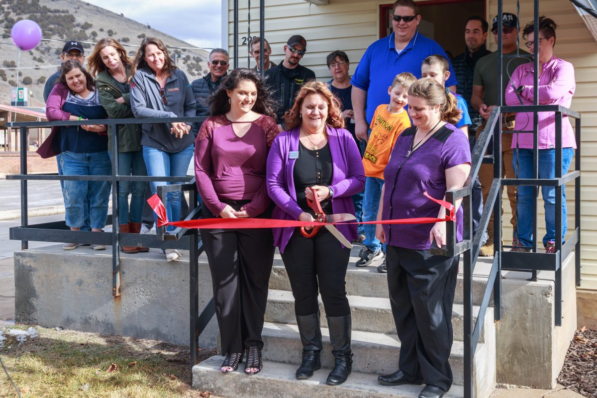 DynaGrace Enterprises Ribbon Cutting